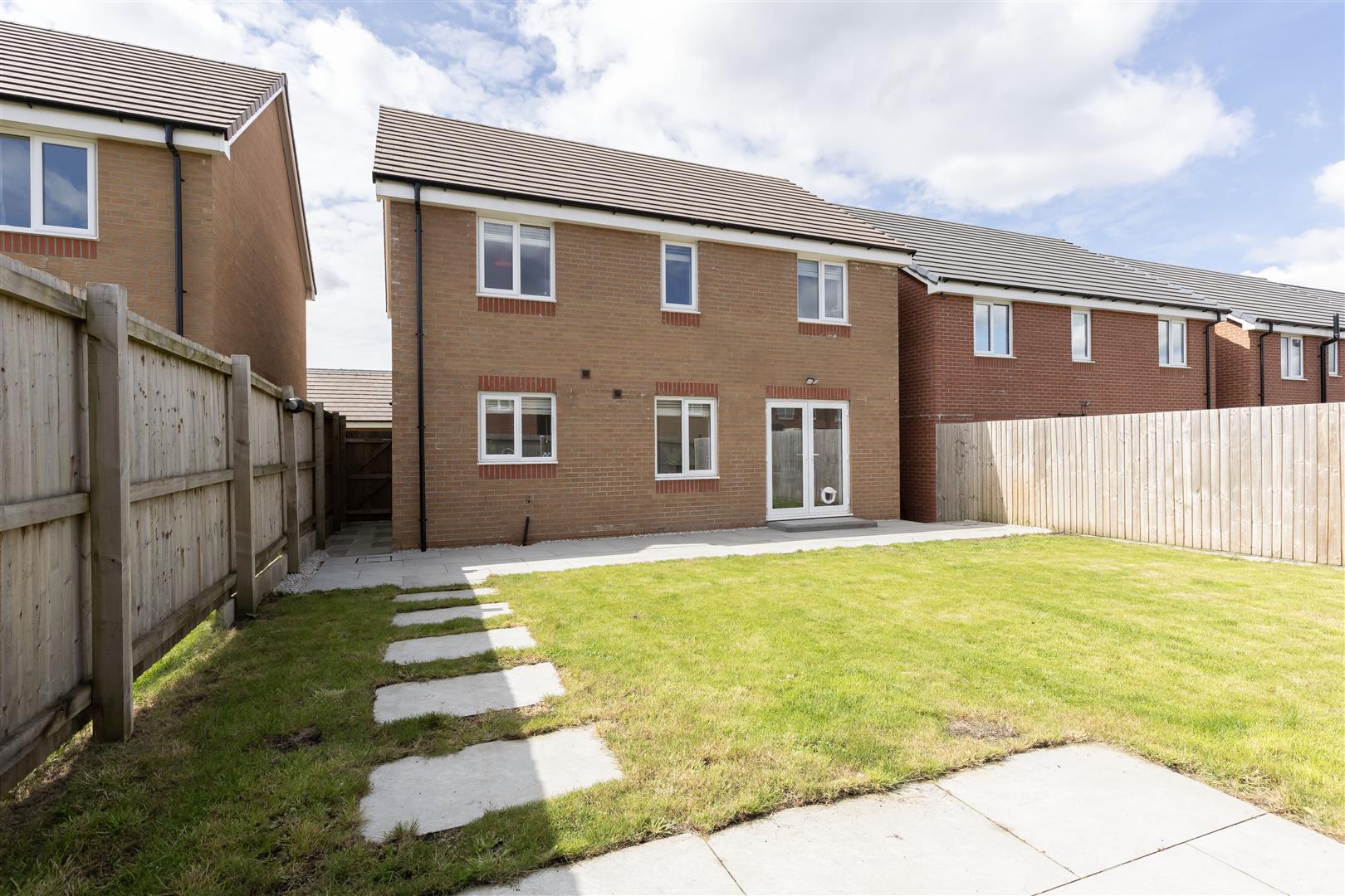 Monarch Avenue, Preston